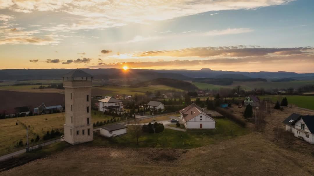Wataha Pod Basztami - Wadera - Domki Caloroczne Radkow Buitenkant foto