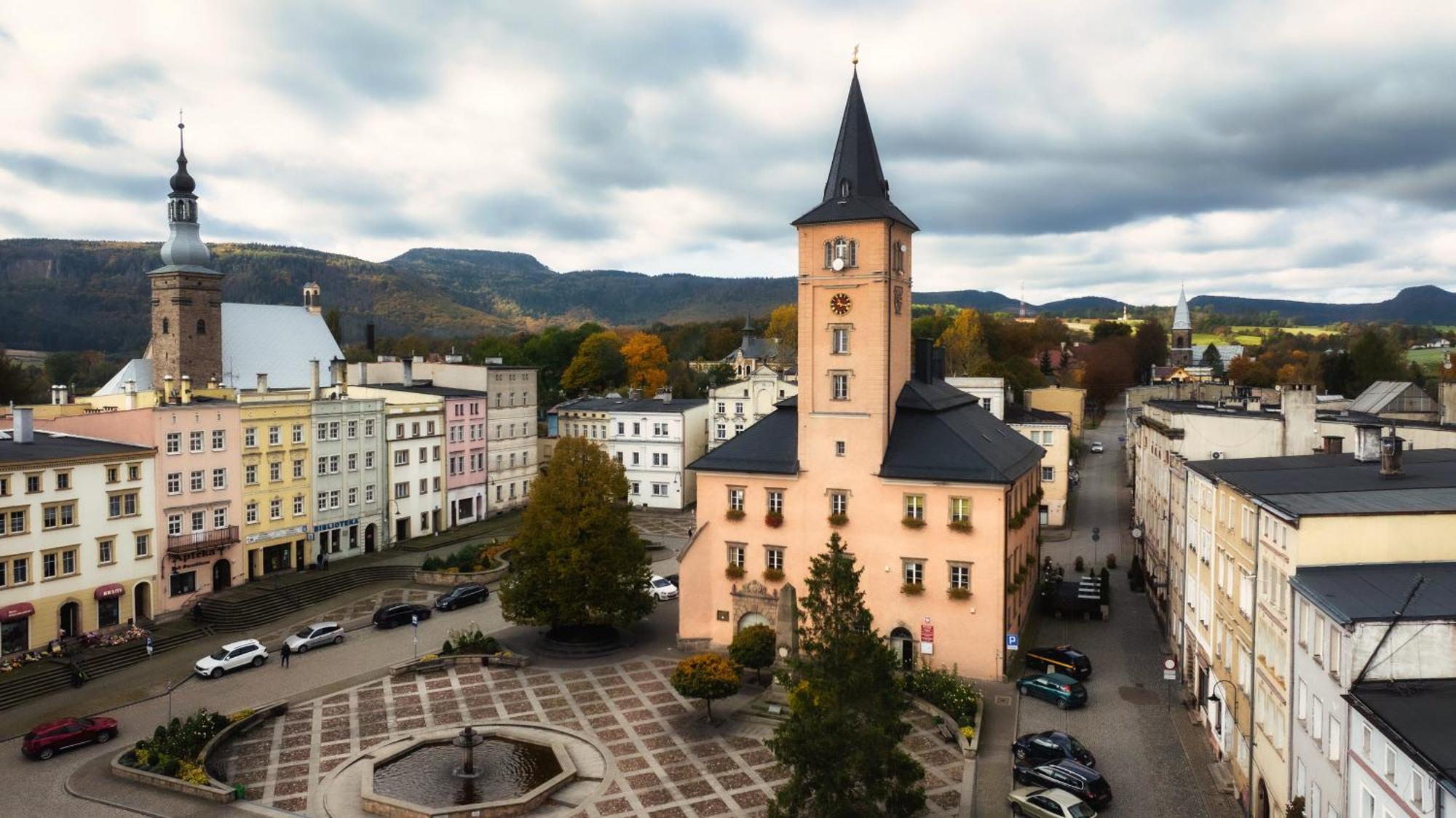 Wataha Pod Basztami - Wadera - Domki Caloroczne Radkow Buitenkant foto